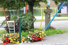 Livre fleuri aux abords de l'Ã©cole (2014)